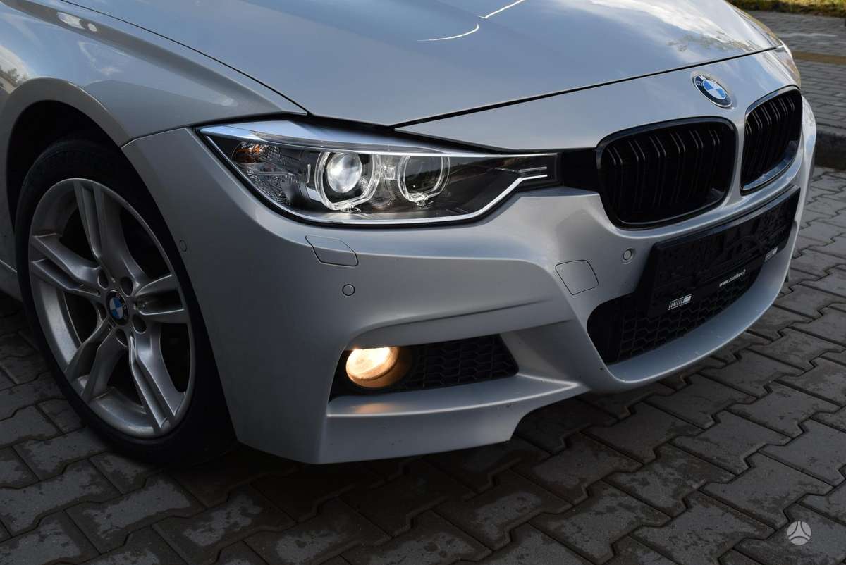 BMW 320, 2.0 l., saloon / sedan