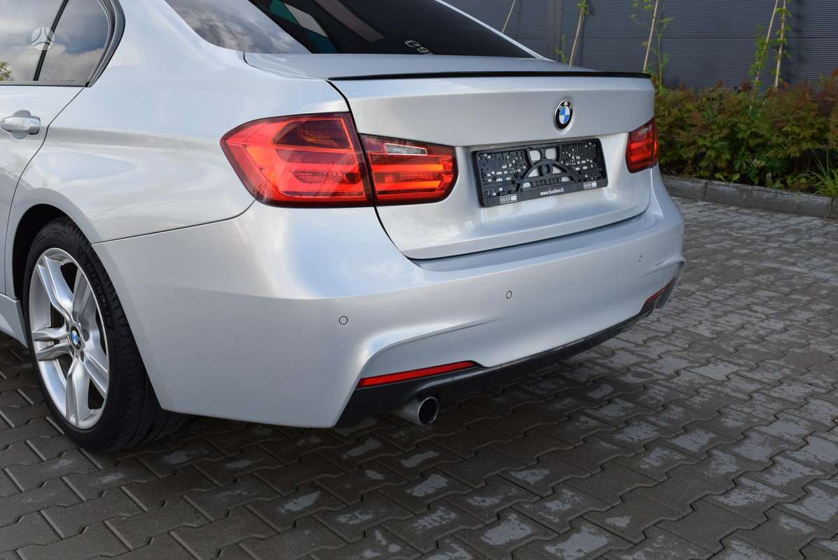 BMW 320, 2.0 l., saloon / sedan