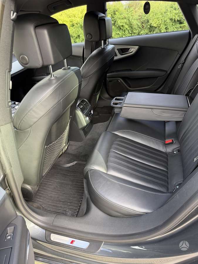 Audi A7, 3.0 l., saloon / sedan