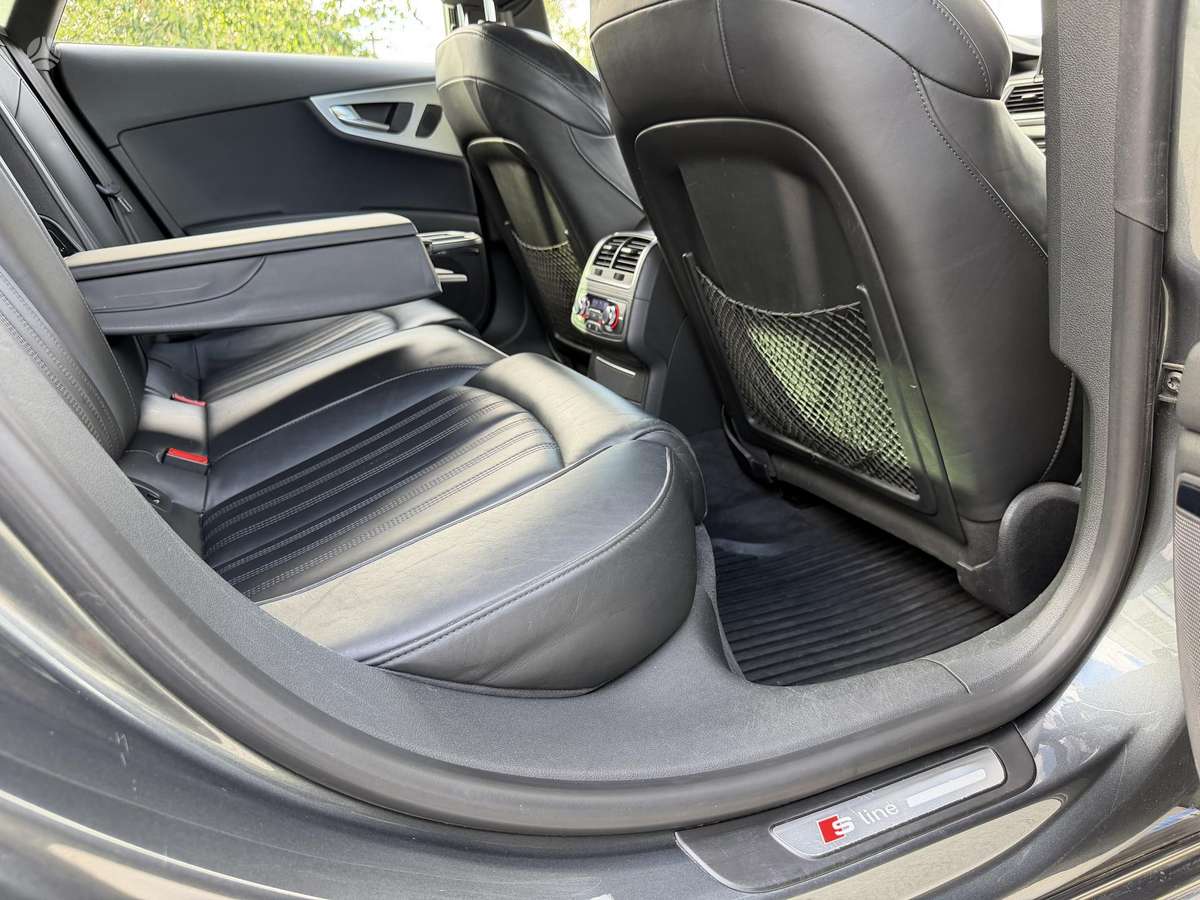 Audi A7, 3.0 l., saloon / sedan