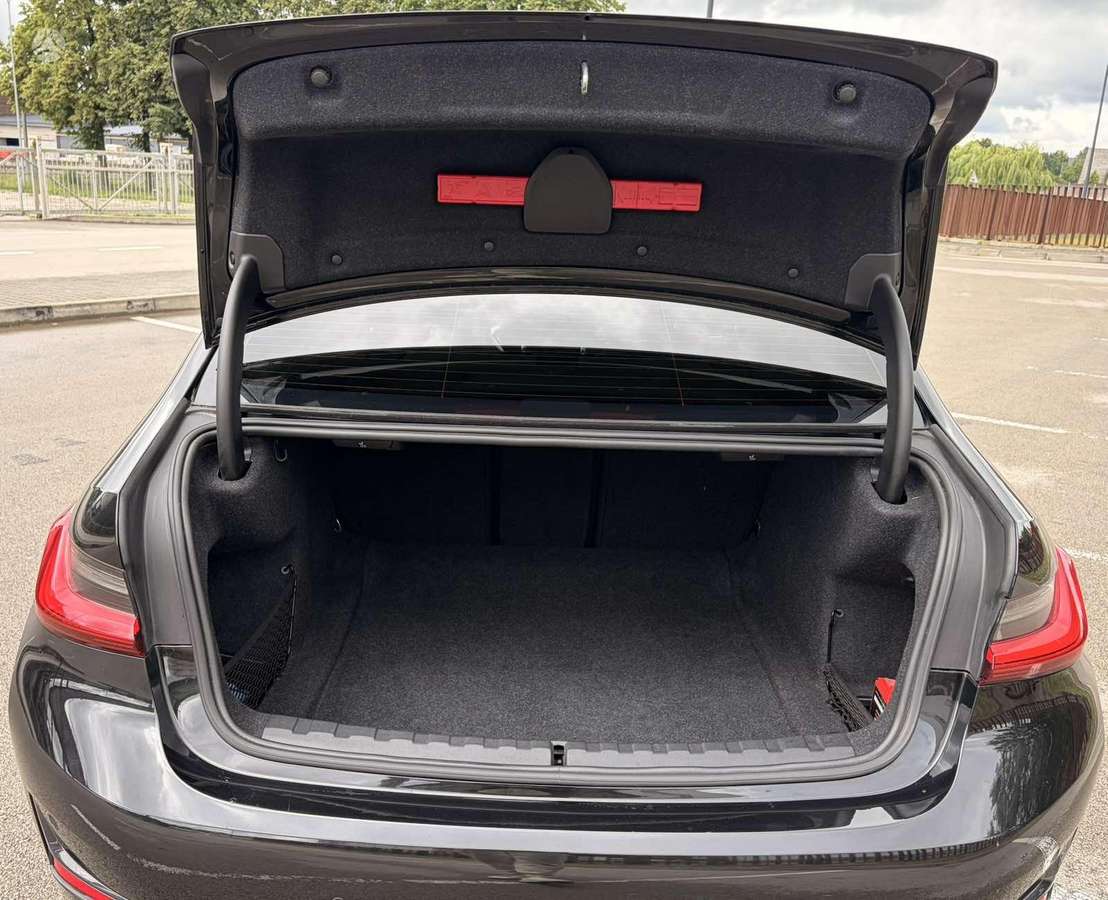 BMW 320, 2.0 l., Седан