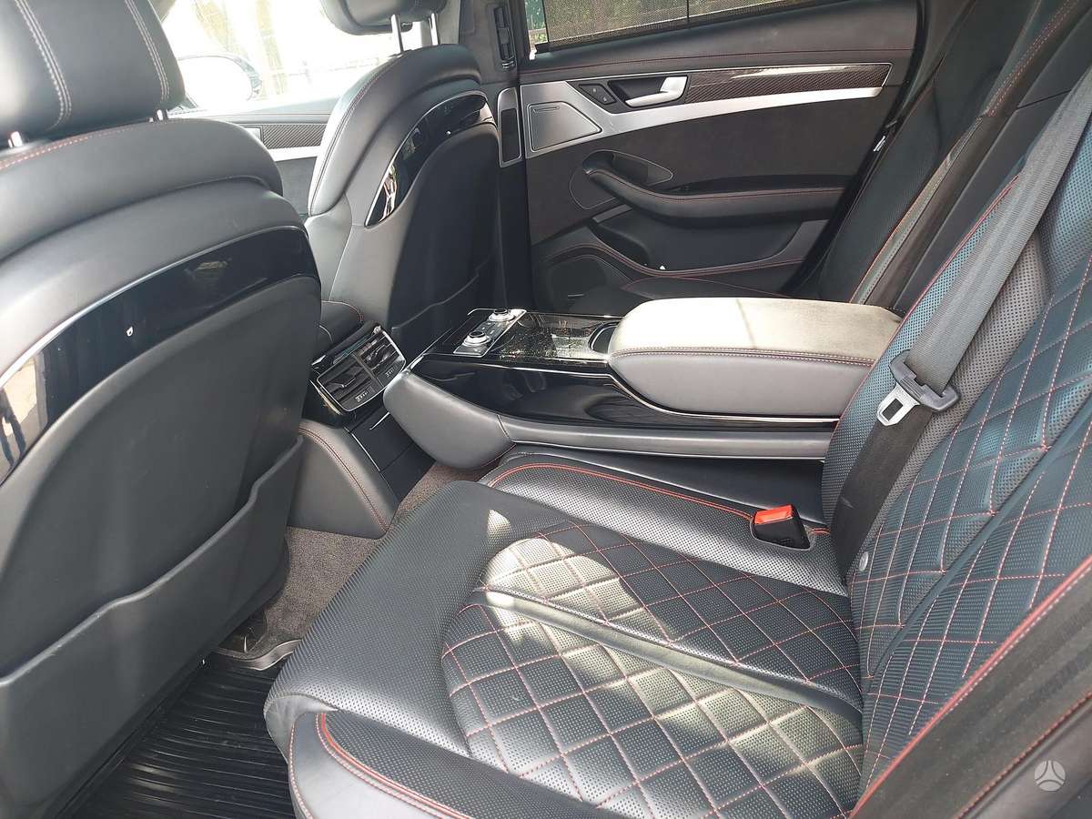 Audi S8, 4.0 l., saloon / sedan