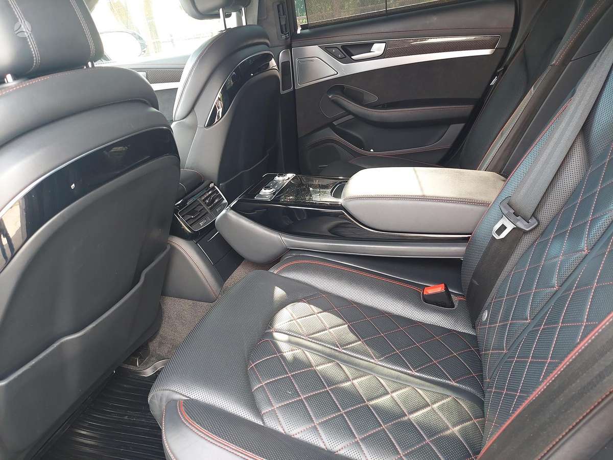 Audi S8, 4.0 l., sedanas
