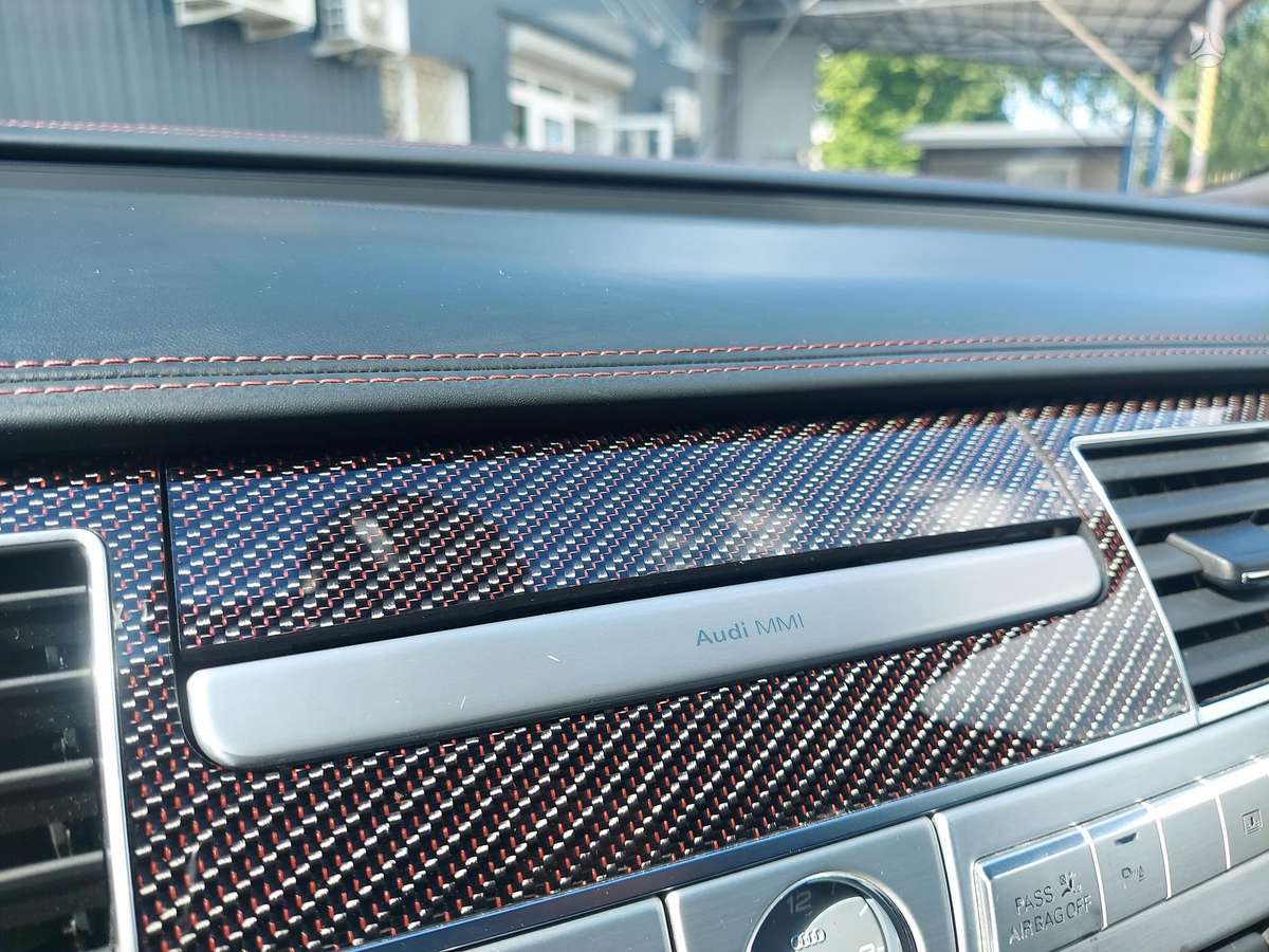 Audi S8, 4.0 l., saloon / sedan