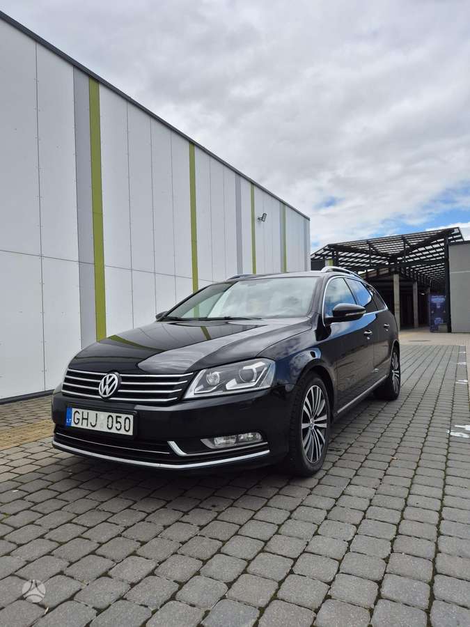 Volkswagen Passat - 1