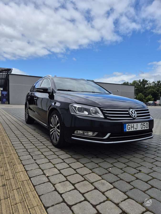 Volkswagen Passat - 4