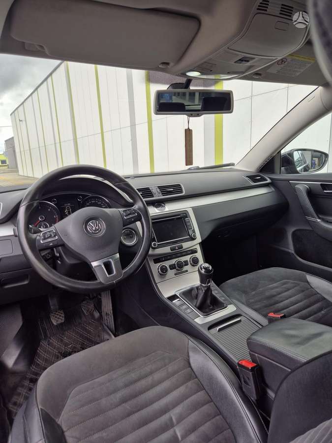Volkswagen Passat - 10