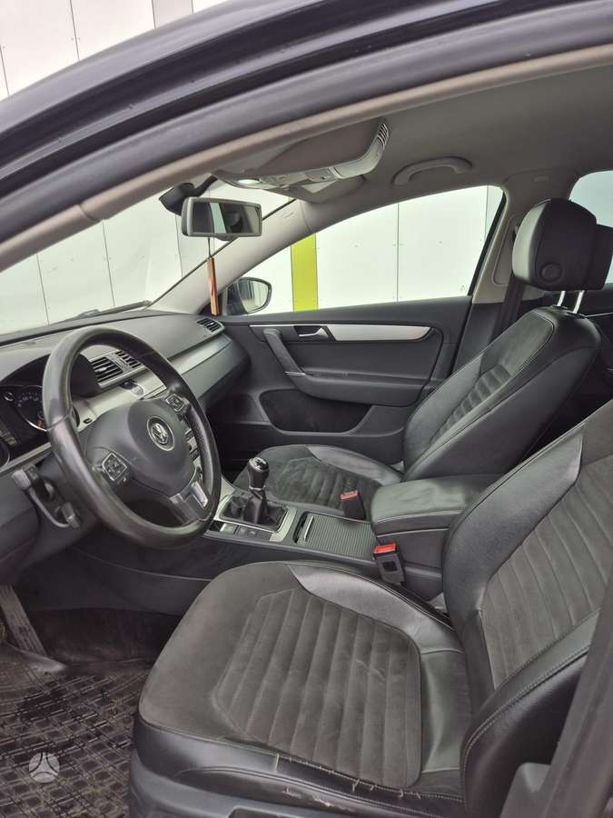 Volkswagen Passat - 12