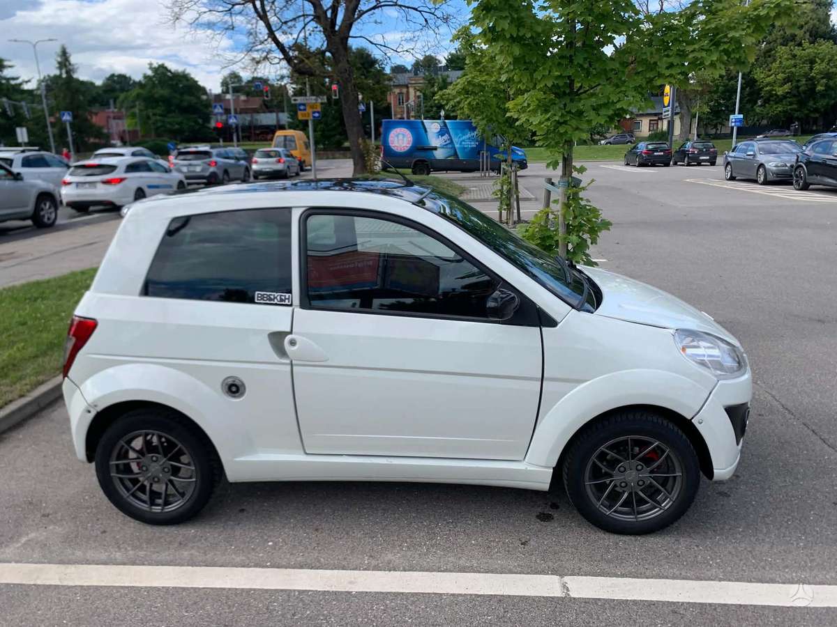Ligier ixo, 0.4 l., Хэтчбек