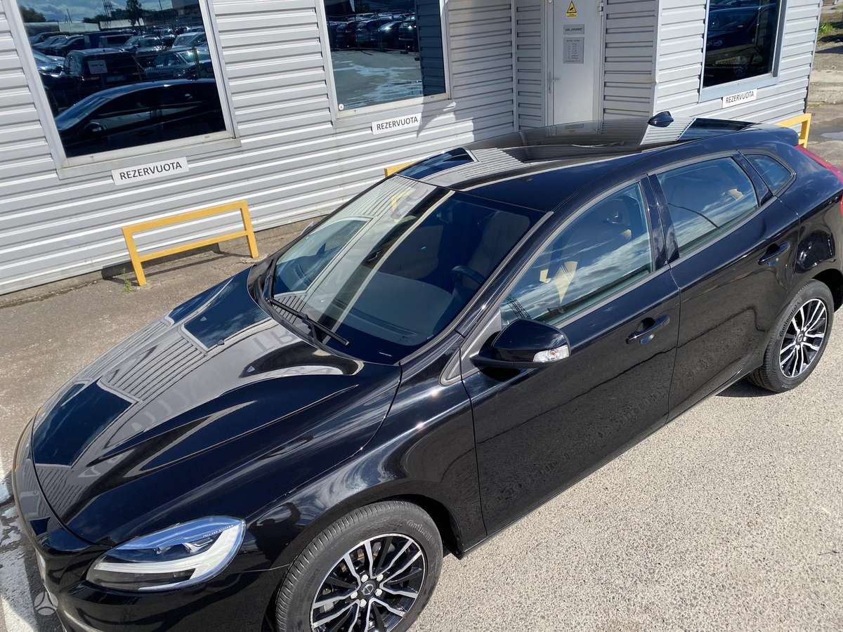 Volvo V40, 2.0 l., hatchback