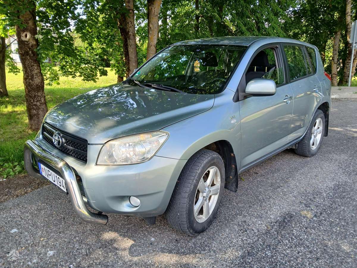 Toyota RAV4 - 1