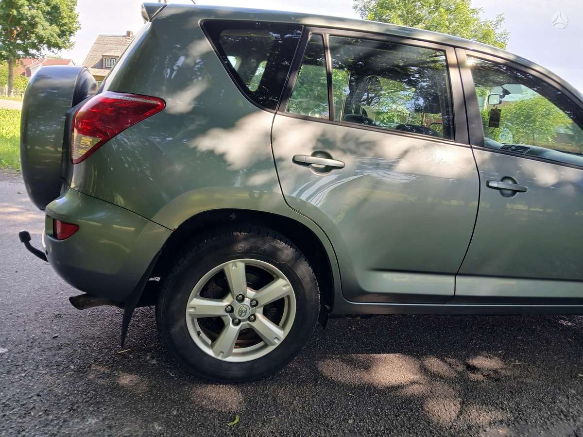 Toyota RAV4, 2.2 l., Седан