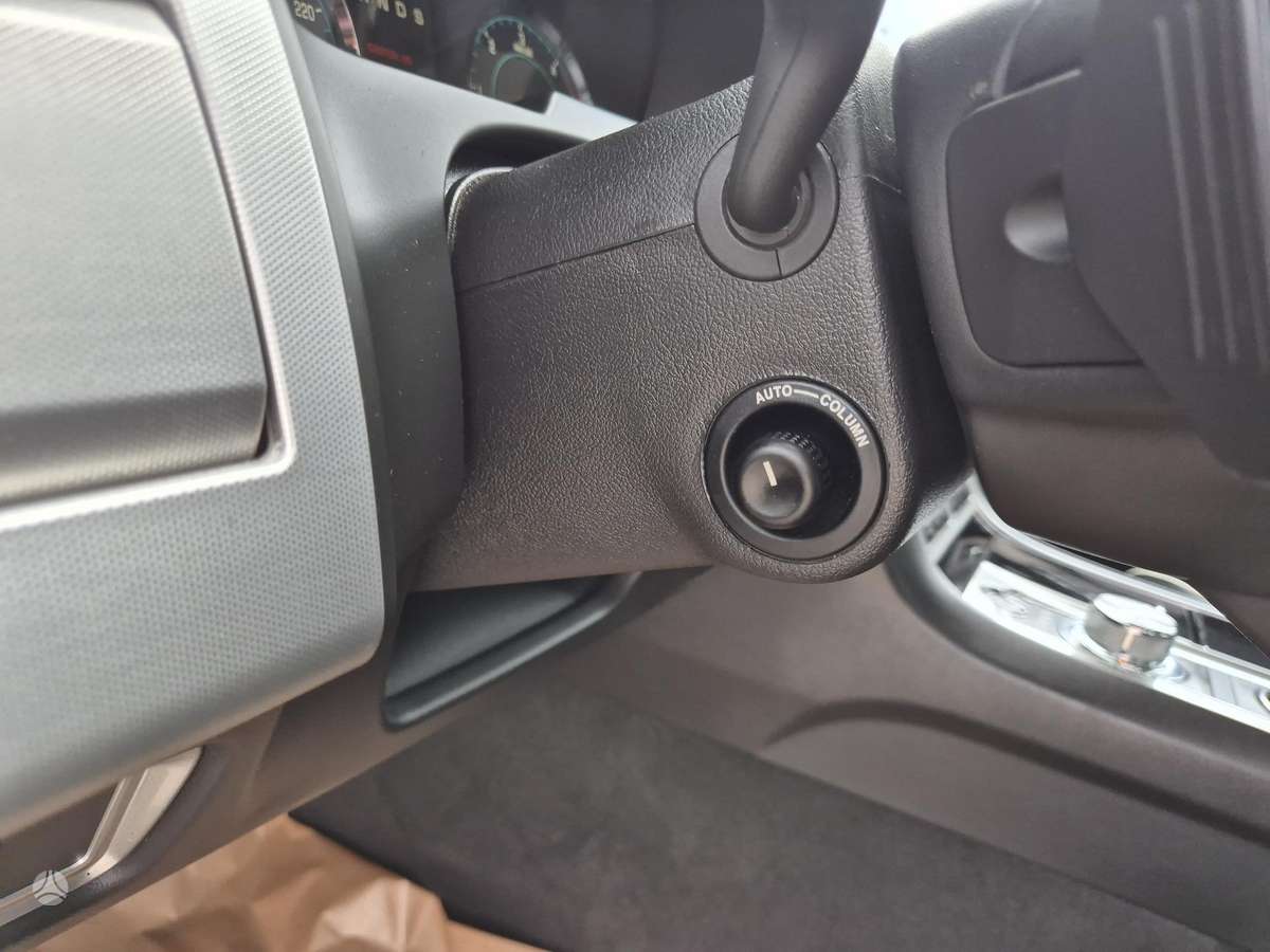 Jaguar XF, 2.2 l., Седан