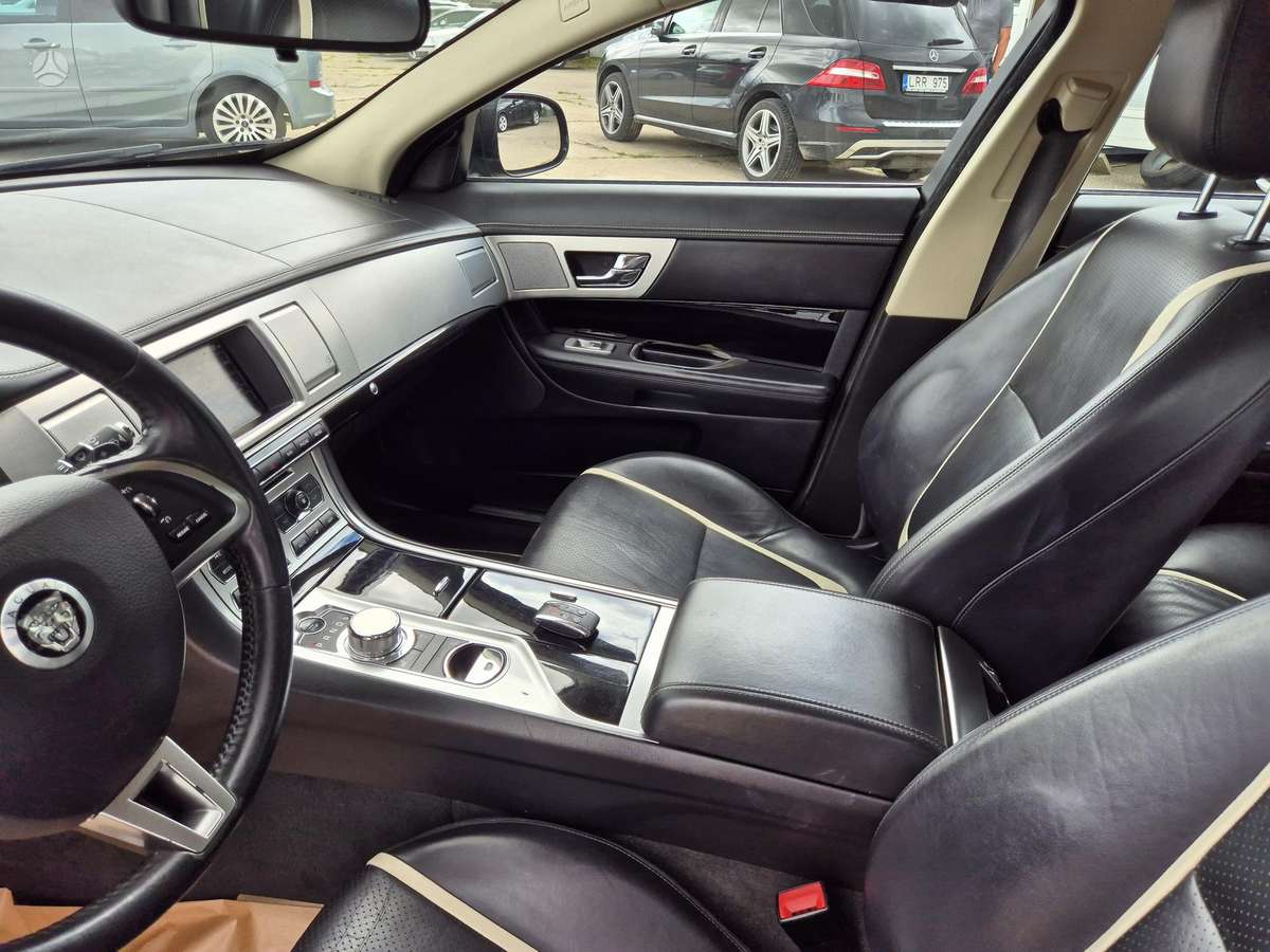 Jaguar XF, 2.2 l., Седан