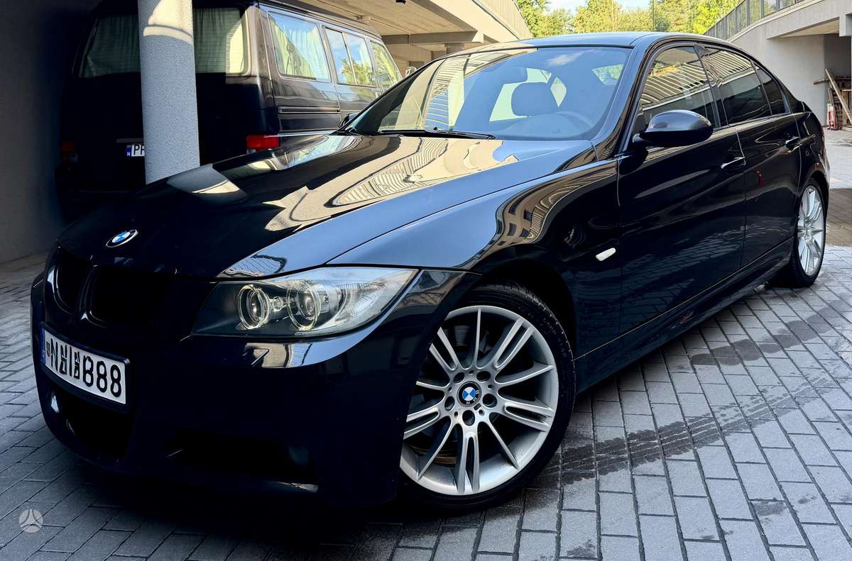 BMW 325, Седан