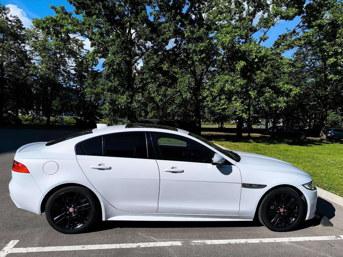 Jaguar XE, 2.0 l., Седан