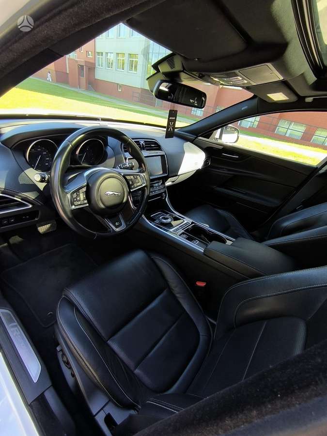 Jaguar XE, 2.0 l., Седан