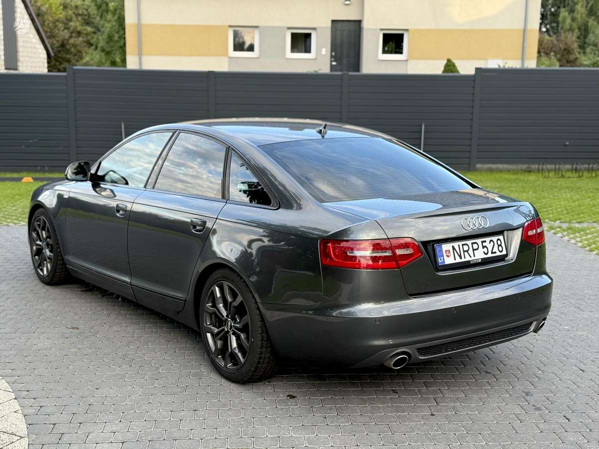 Audi A6, Седан