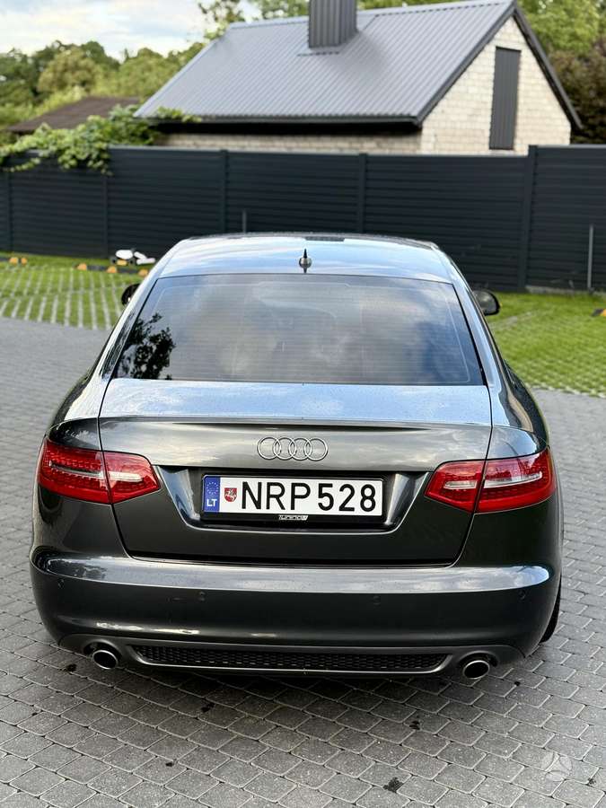 Audi A6, sedanas