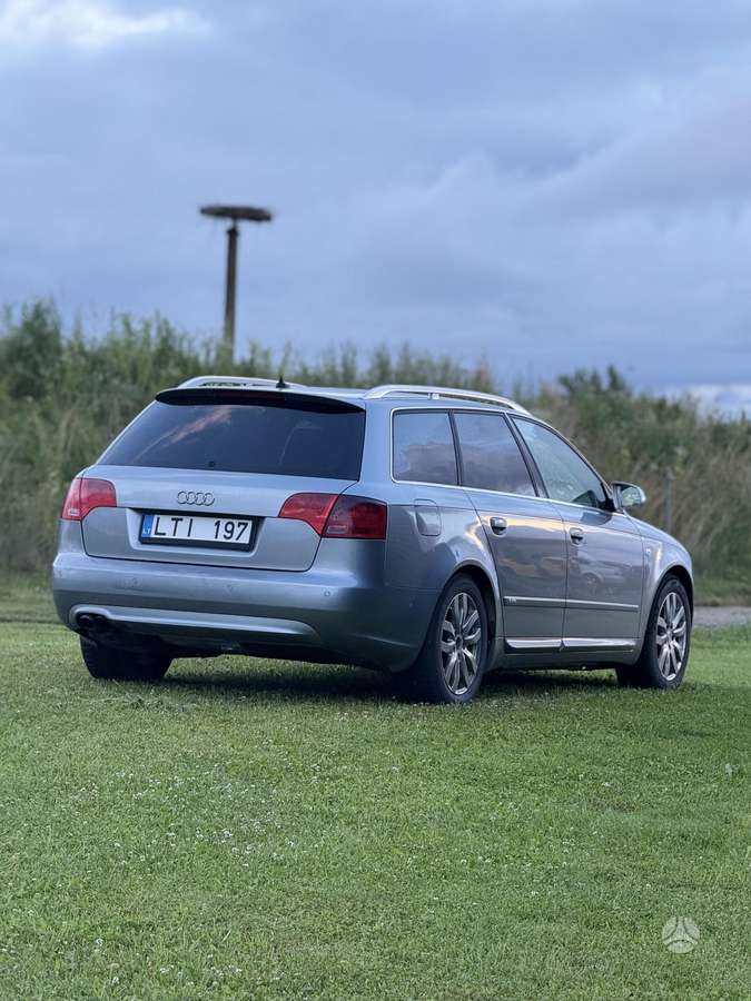 Audi A4, Универсал