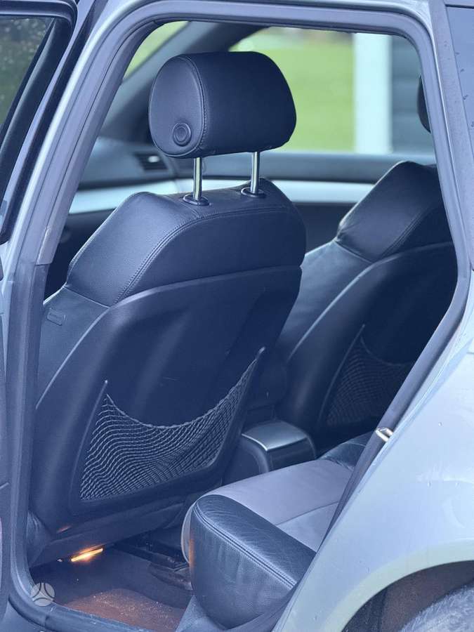Audi A4, Универсал