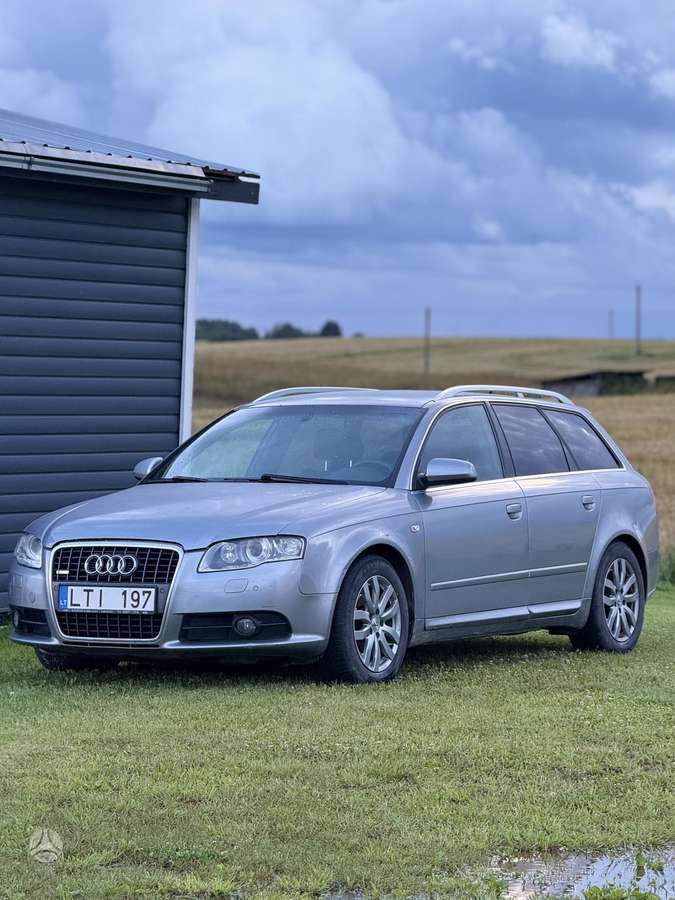 Audi A4, universalas