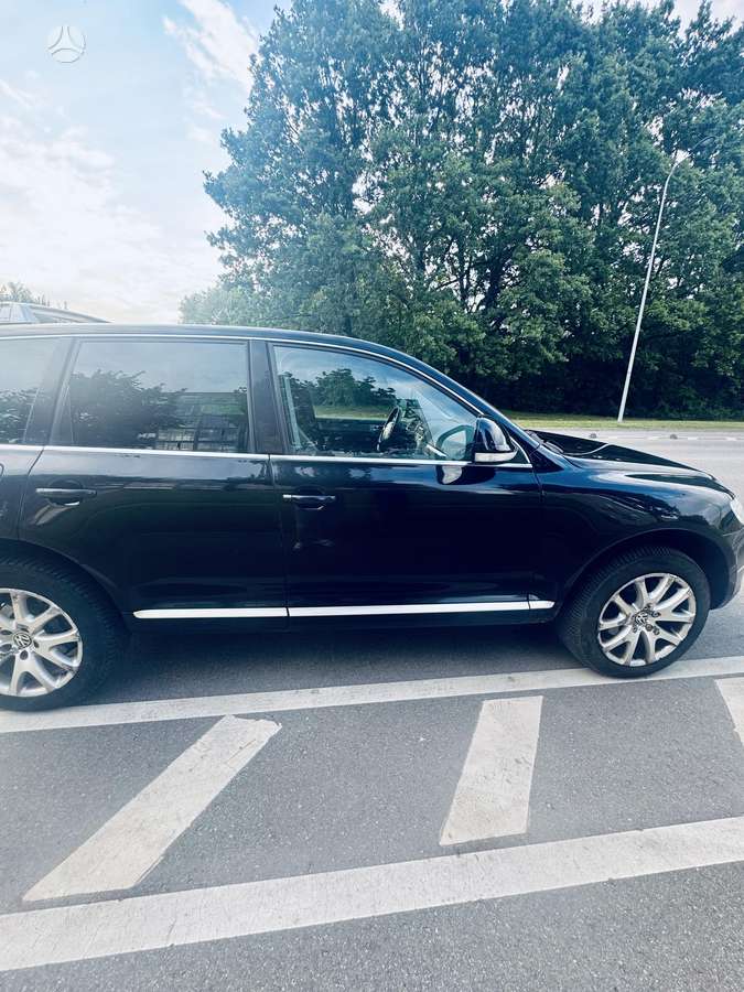 Volkswagen Touareg - 2