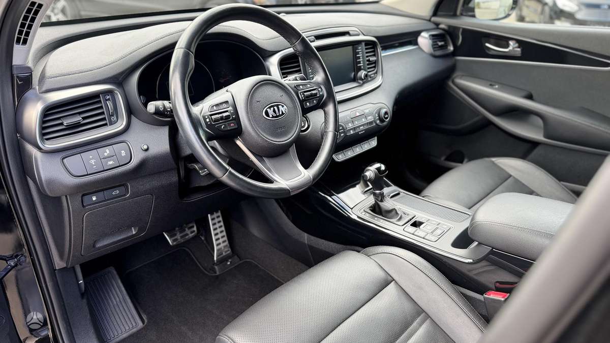 Kia Sorento, 2.2 l., off-road / crossover