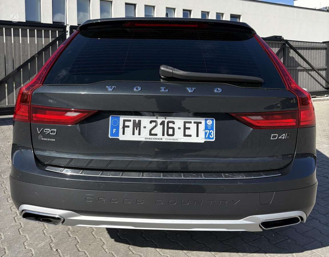 Volvo V90 Cross Country - 7