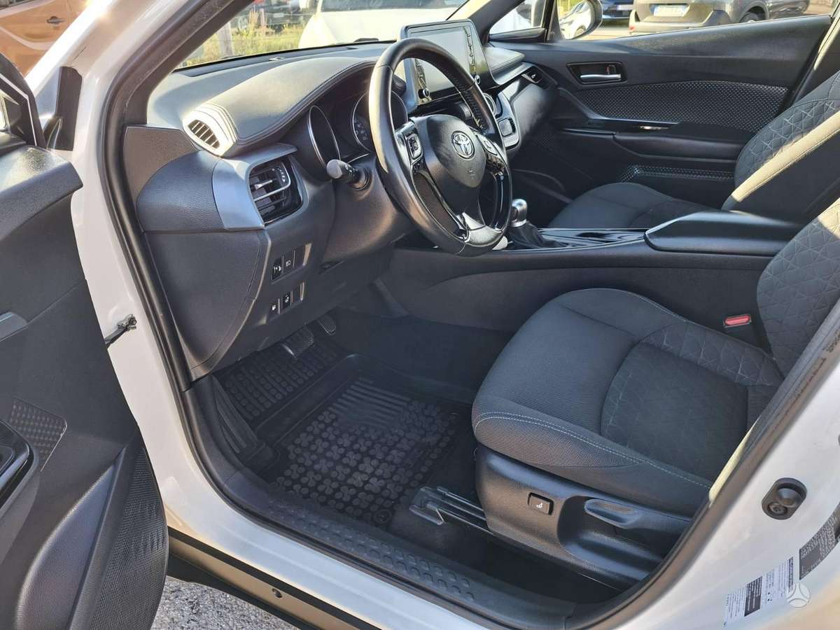 Toyota C-HR - 7