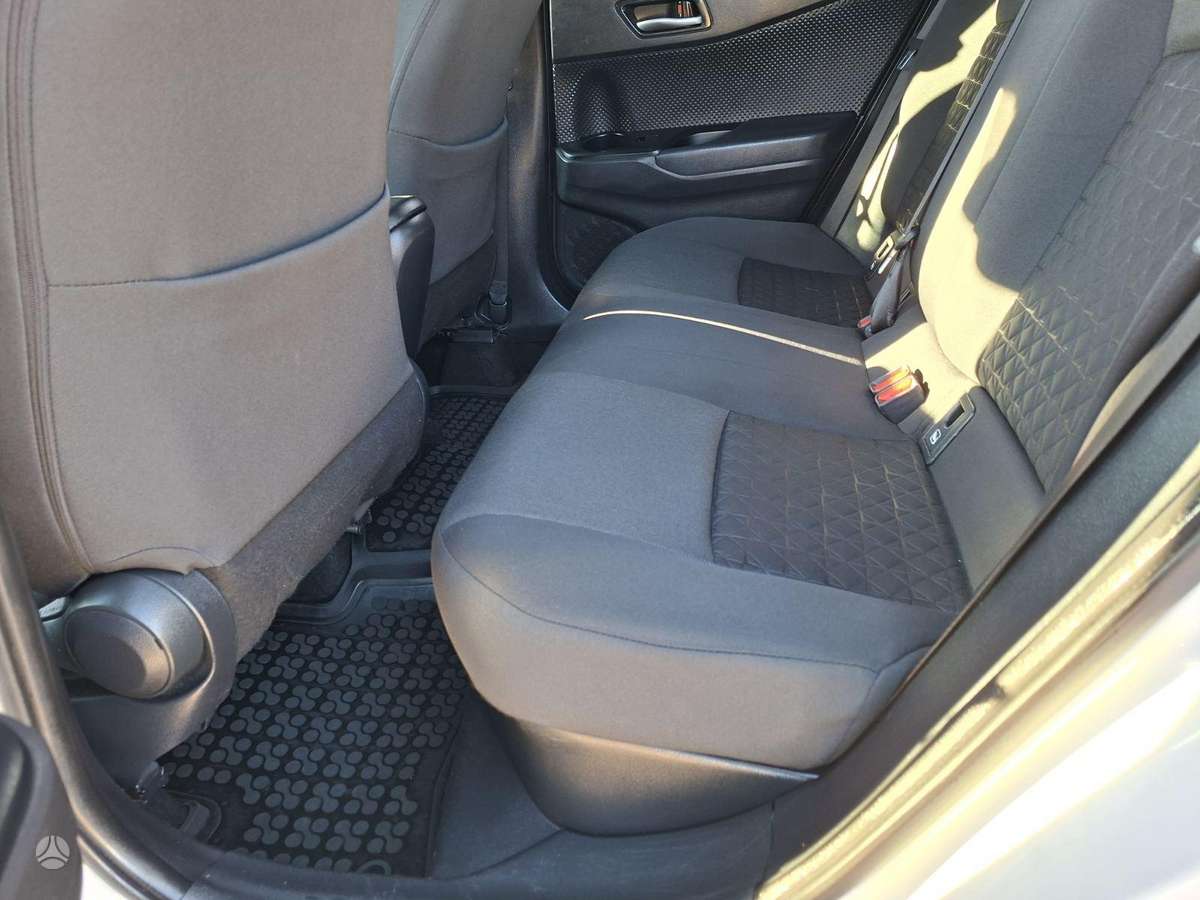 Toyota C-HR - 11