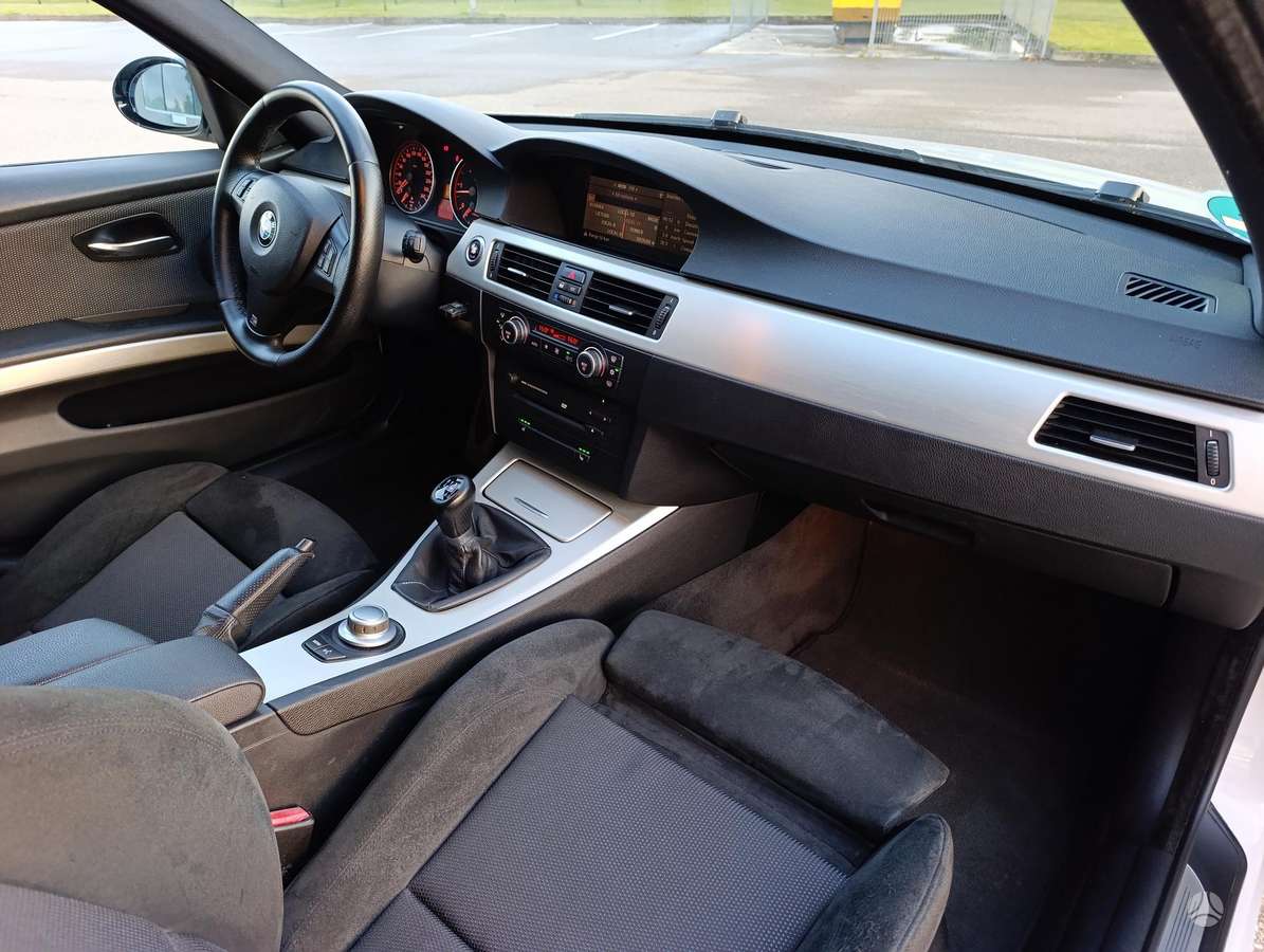 BMW 330, 3.0 l., Универсал