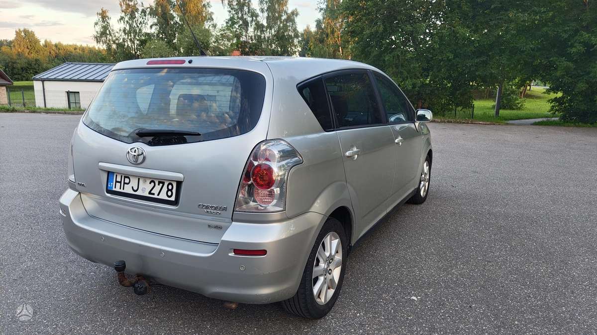Toyota Corolla Verso - 3