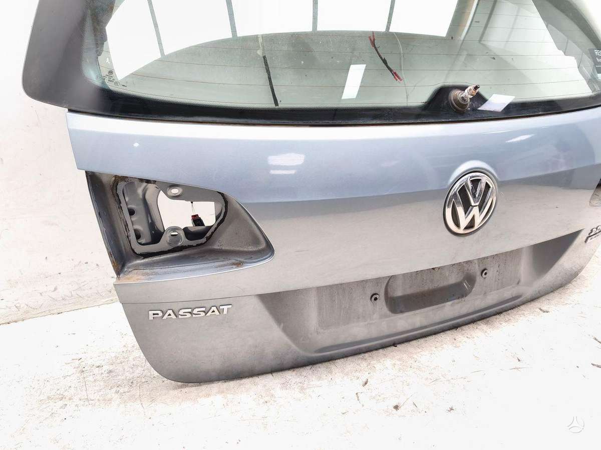 Volkswagen Passat hood (front, rear)