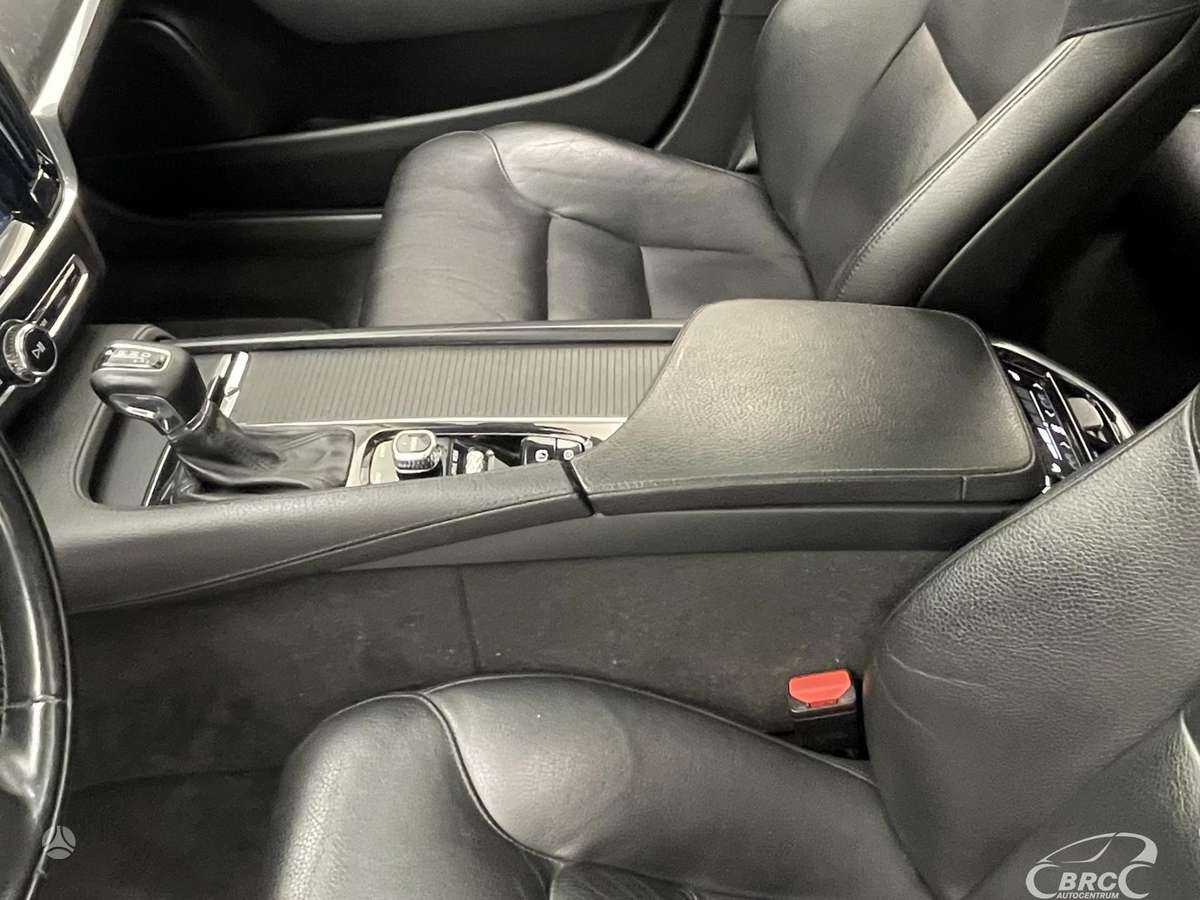 Volvo S90, 2.0 l., Седан