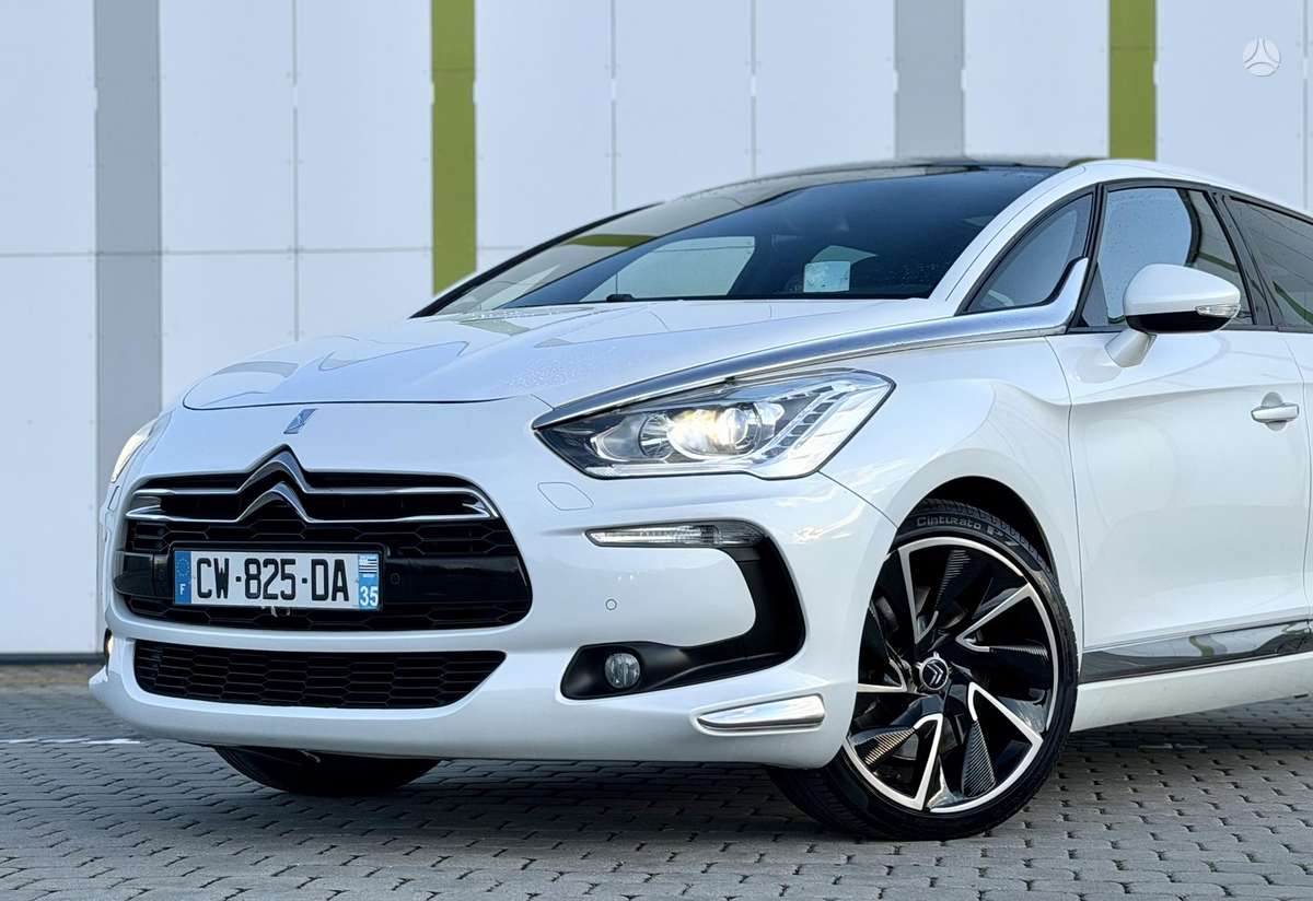 Citroen DS5, 2.0 l., hatchback