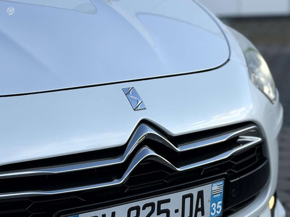Citroen DS5, 2.0 l., Хэтчбек
