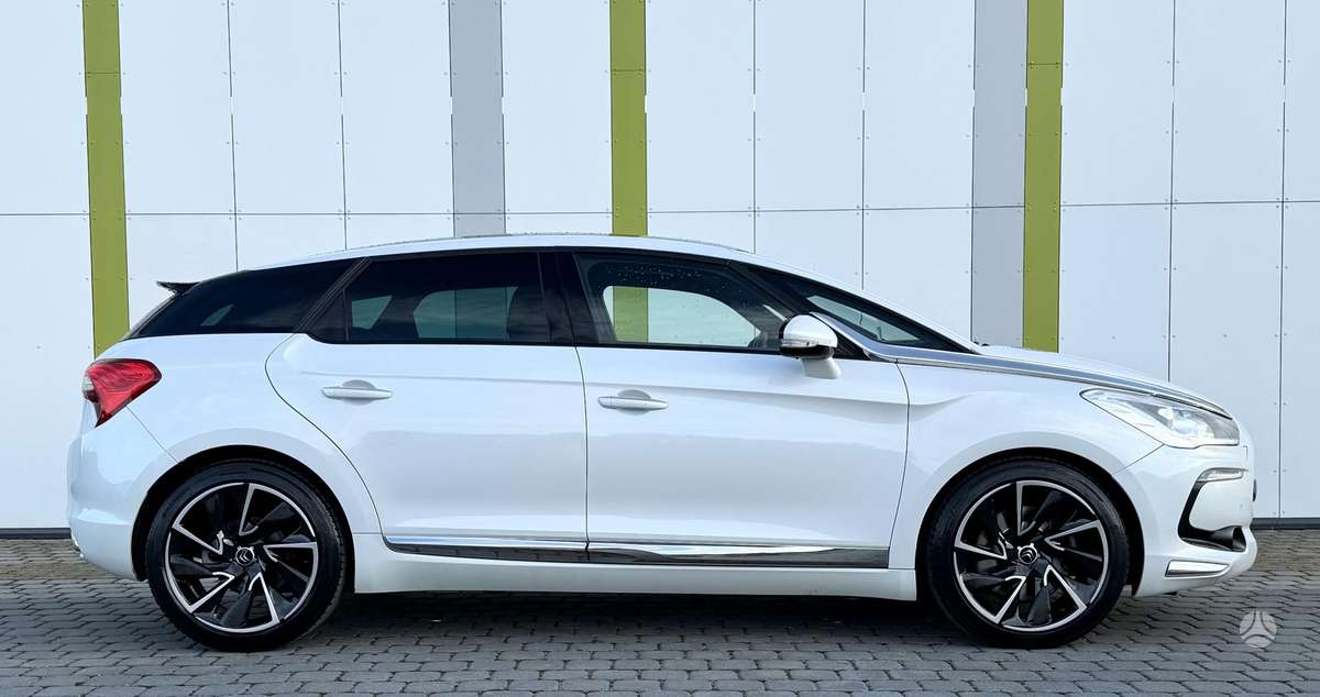 Citroen DS5, 2.0 l., Хэтчбек