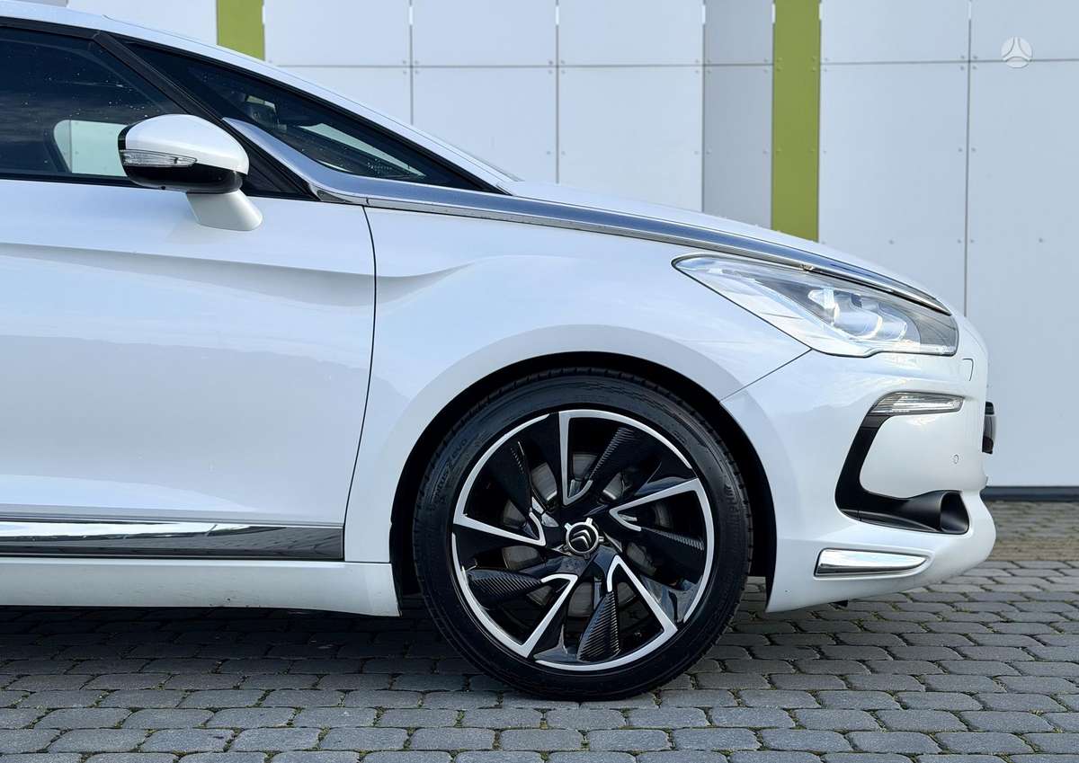 Citroen DS5, 2.0 l., Хэтчбек