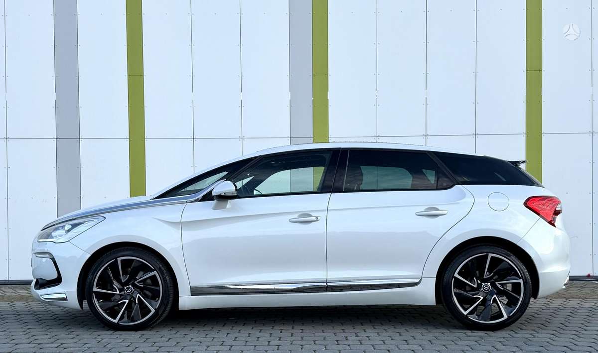 Citroen DS5, 2.0 l., hatchback