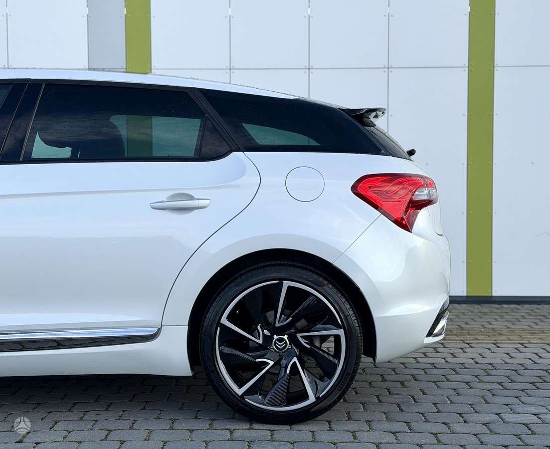 Citroen DS5, 2.0 l., Хэтчбек