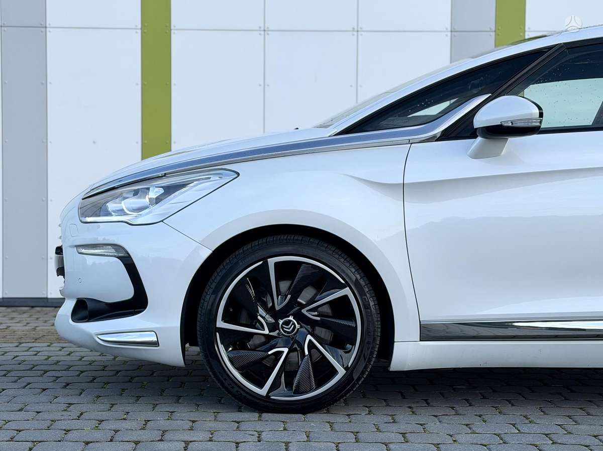 Citroen DS5, 2.0 l., Хэтчбек