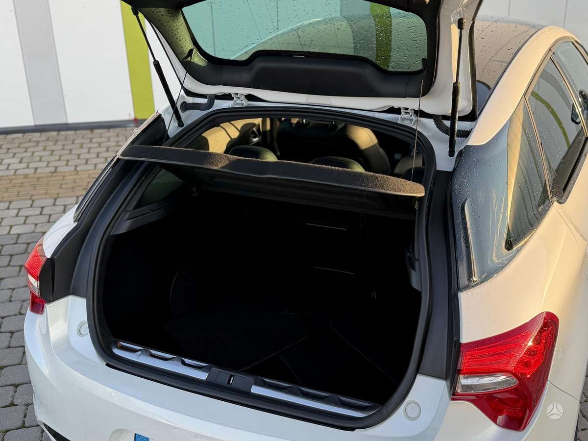 Citroen DS5, 2.0 l., Хэтчбек