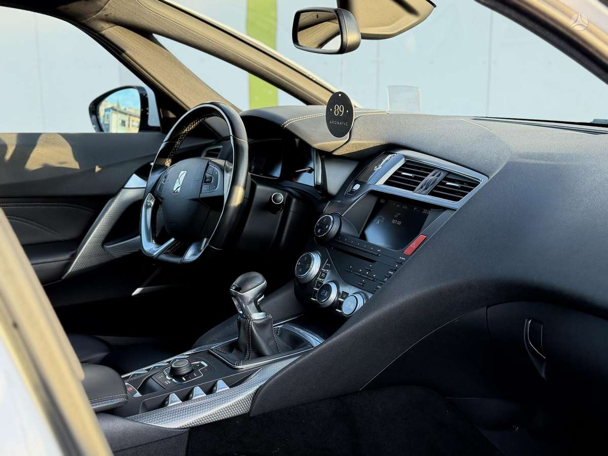 Citroen DS5, 2.0 l., hatchback
