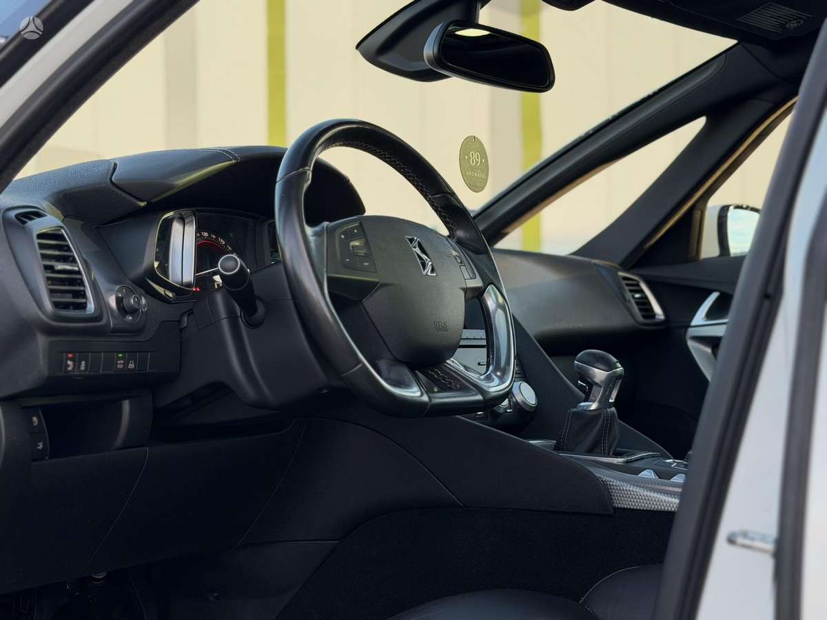 Citroen DS5, 2.0 l., hatchback