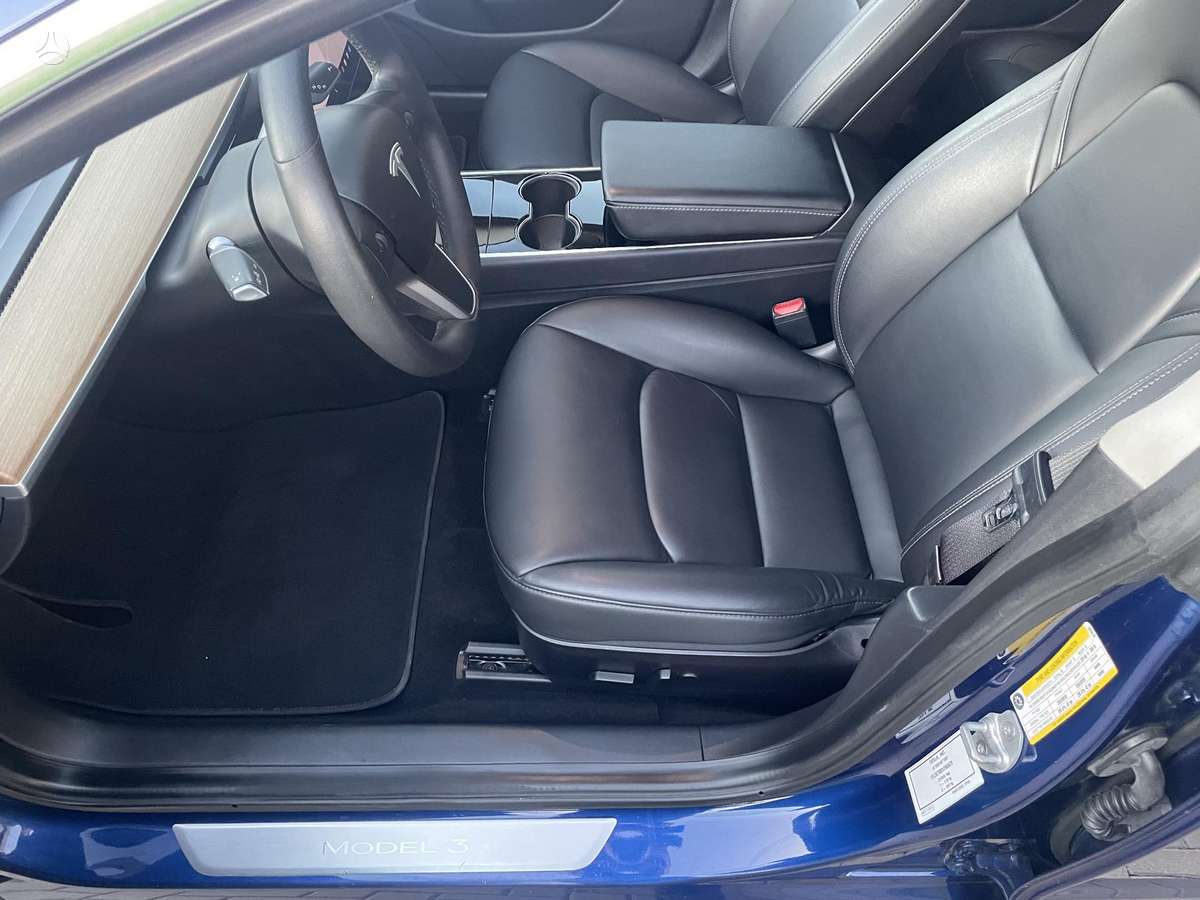 Tesla Model 3, 81 kWh, hatchback