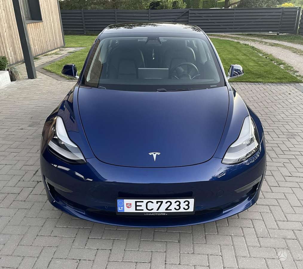 Tesla Model 3, 81 kWh, hatchback