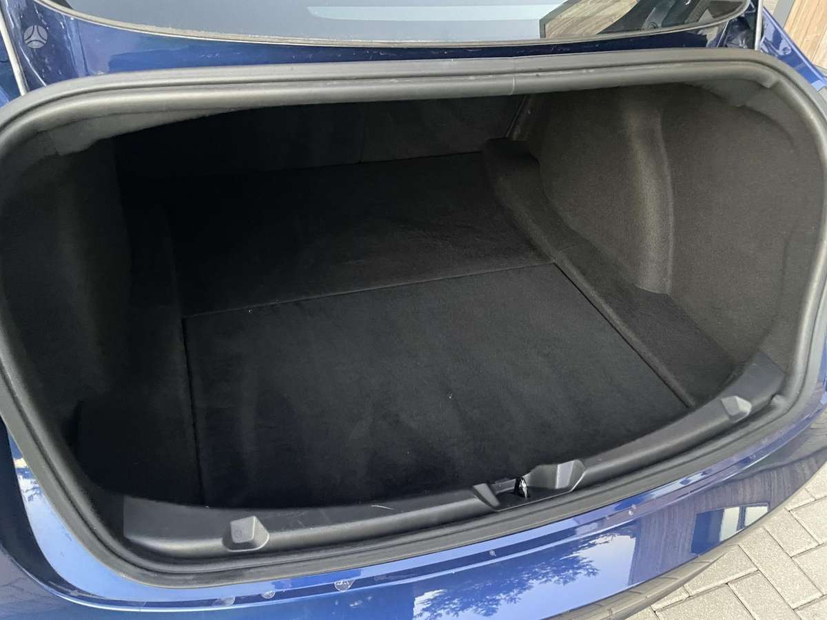 Tesla Model 3, 79 kWh, hatchback