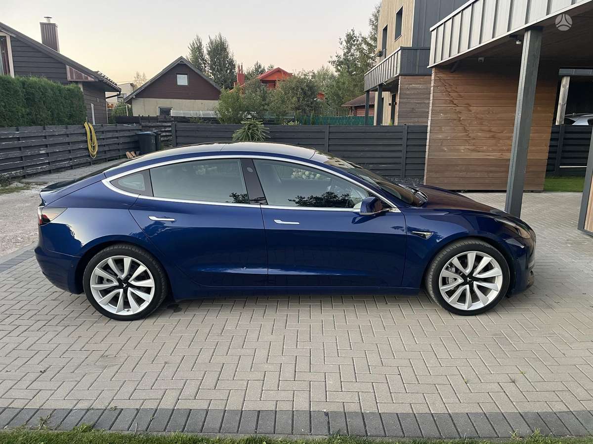 Tesla Model 3, 79 кВт·ч, Хэтчбек
