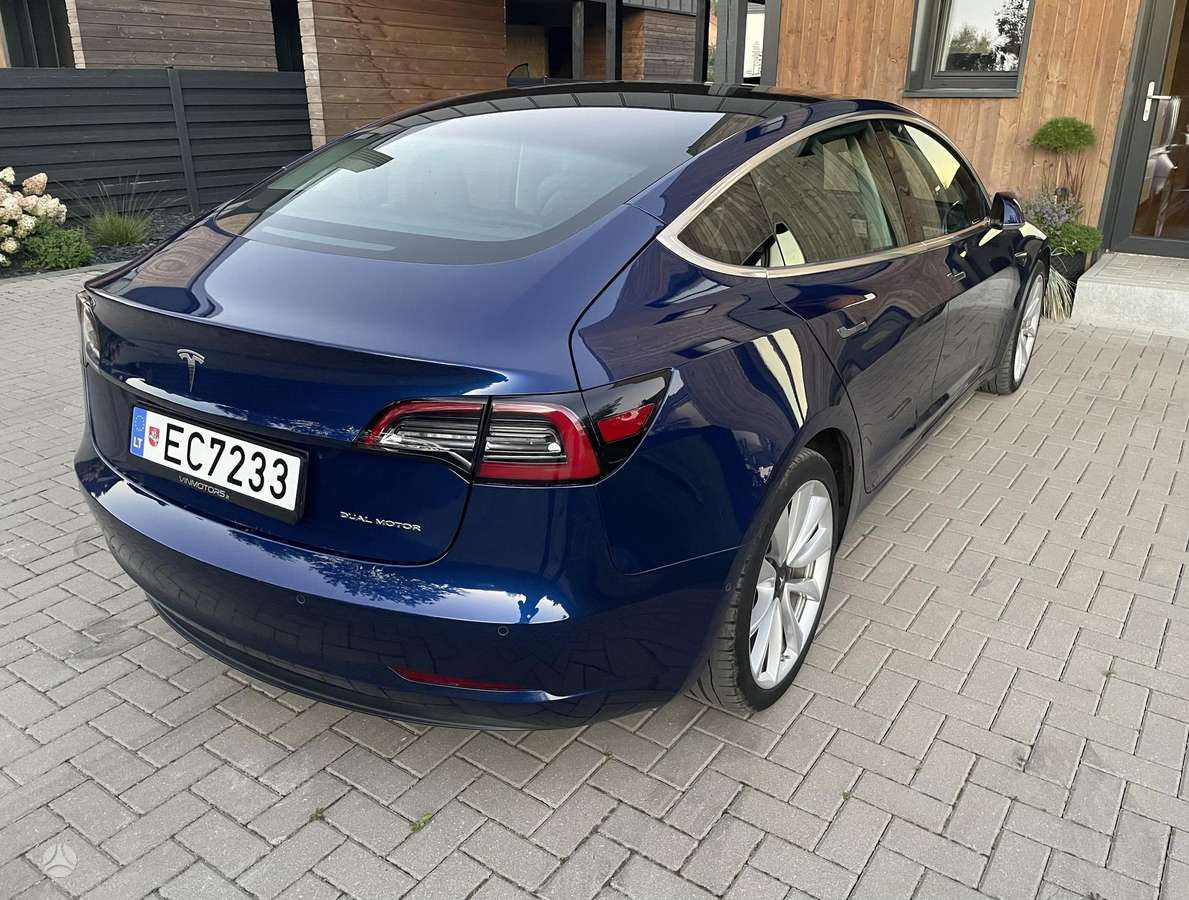 Tesla Model 3, 79 kWh, hatchback